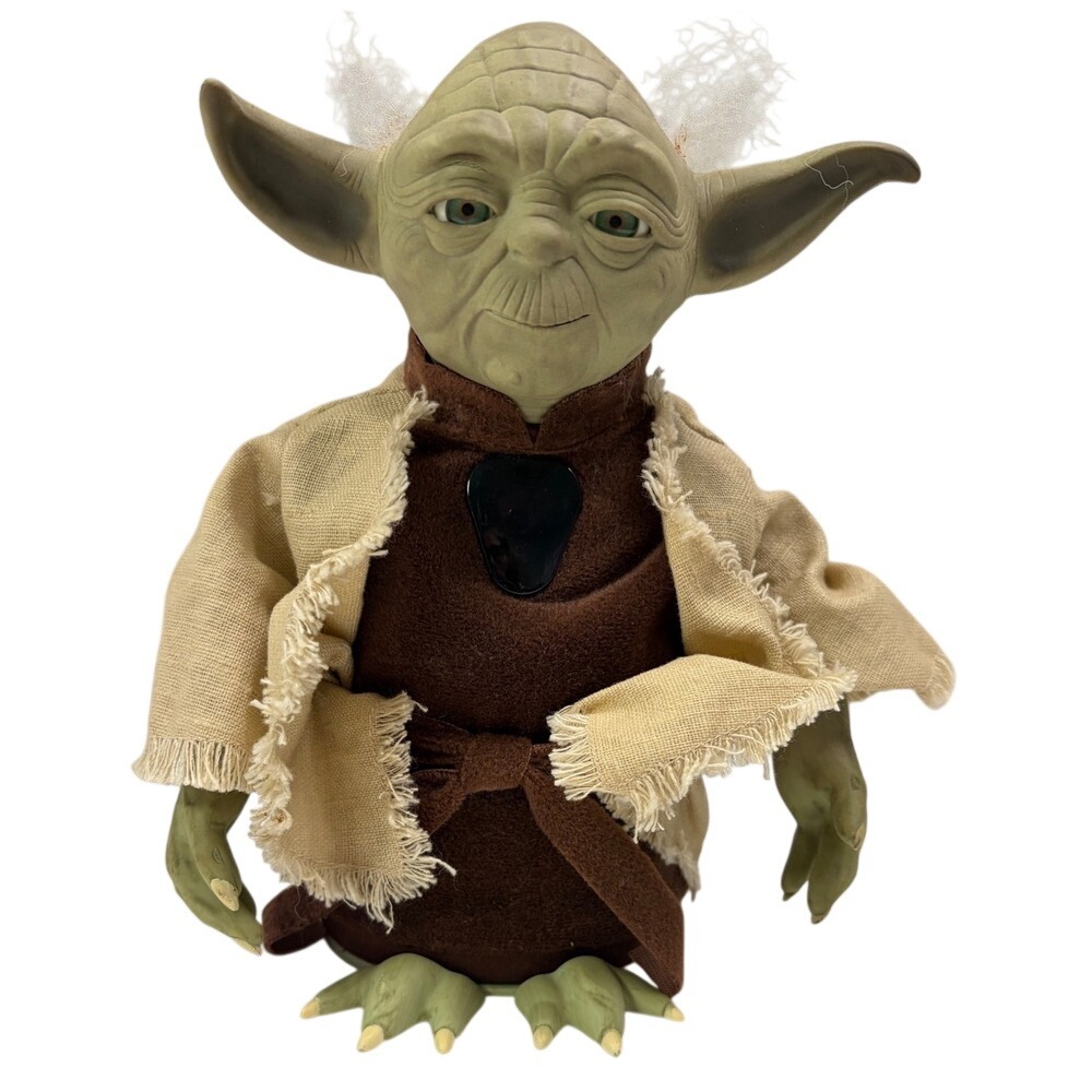 Star Wars Interactive Yoda Tiger Electronics 2000 Animatronic Figure with Box